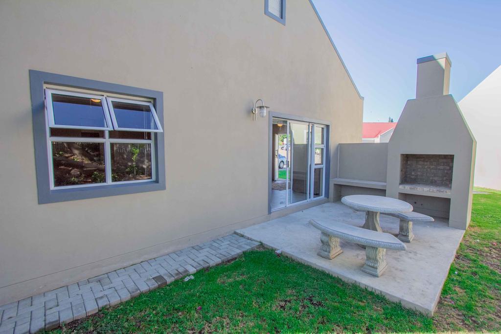 El Dorado 65 Luxury Self Catering Villa Oudtshoorn Eksteriør bilde